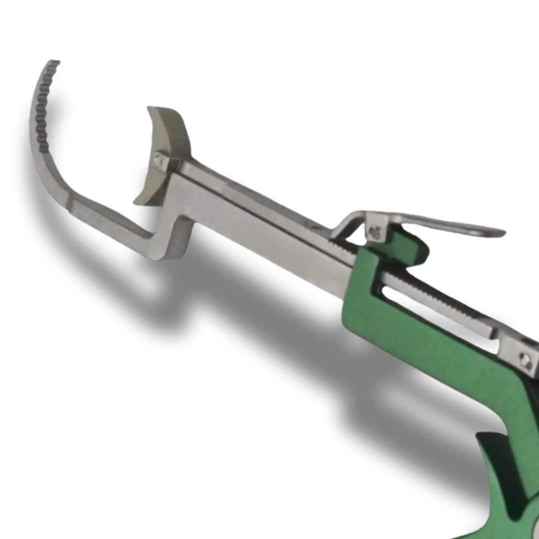 Kynea Surgical Mantis gClamp Bone Fixation Green on white background